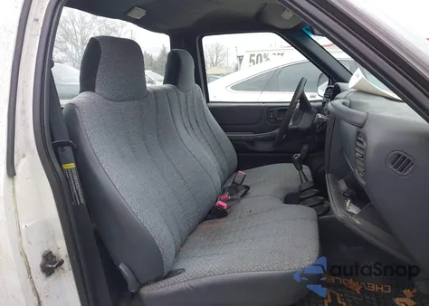 2000 Chevrolet S-10 z USA, uszkodzony, nr VIN 1GCCS145XYK274972